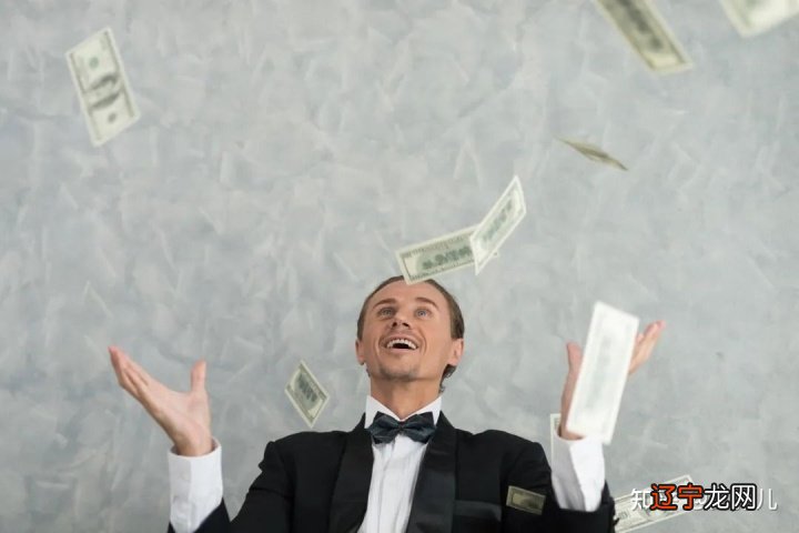 一个风水大师来相相风水，犯了忌讳，影响财运