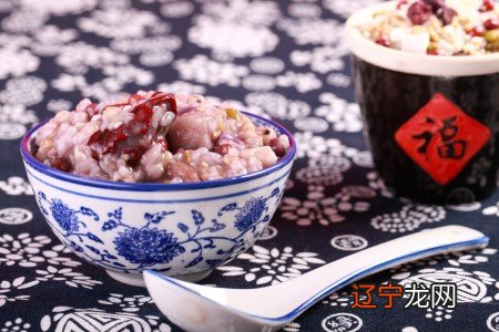 图 山东曲阜启动“孔府过大年”活动腊八喝粥