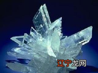 新内容梦见收到别人赠送的水晶饰品,预示会得到真心的爱情