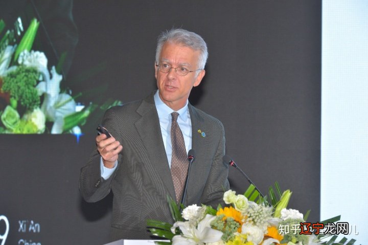 组图 美国约翰霍普金斯国际大健康产业高峰论坛在西安开幕