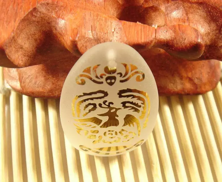 98年10月24日生的属虎要佩戴什么吊坠