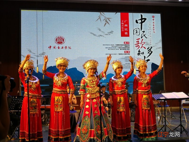 “纹创广西八桂造物”2019“壮族三月三”文化创意产品展在