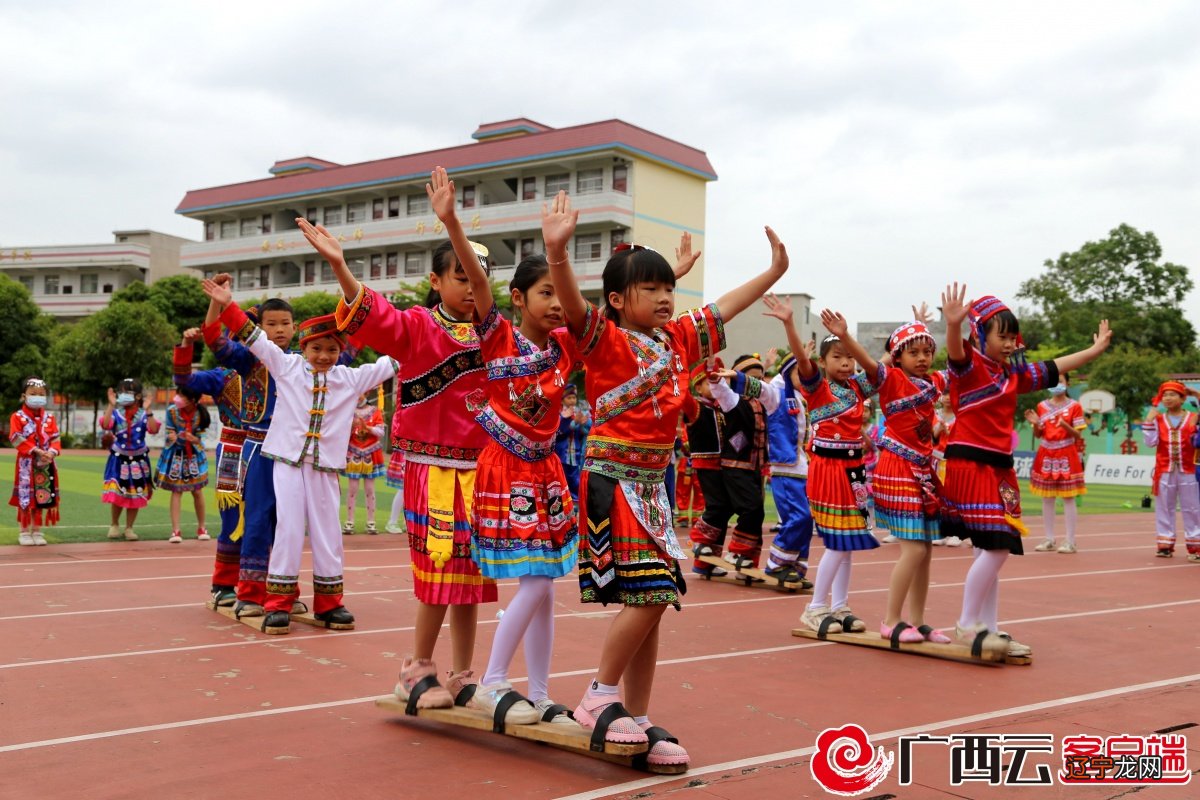 邕宁区各小学开展“壮族三月三”文化艺术节活动