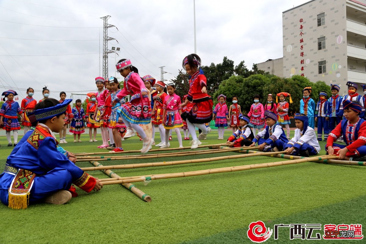 邕宁区各小学开展“壮族三月三”文化艺术节活动