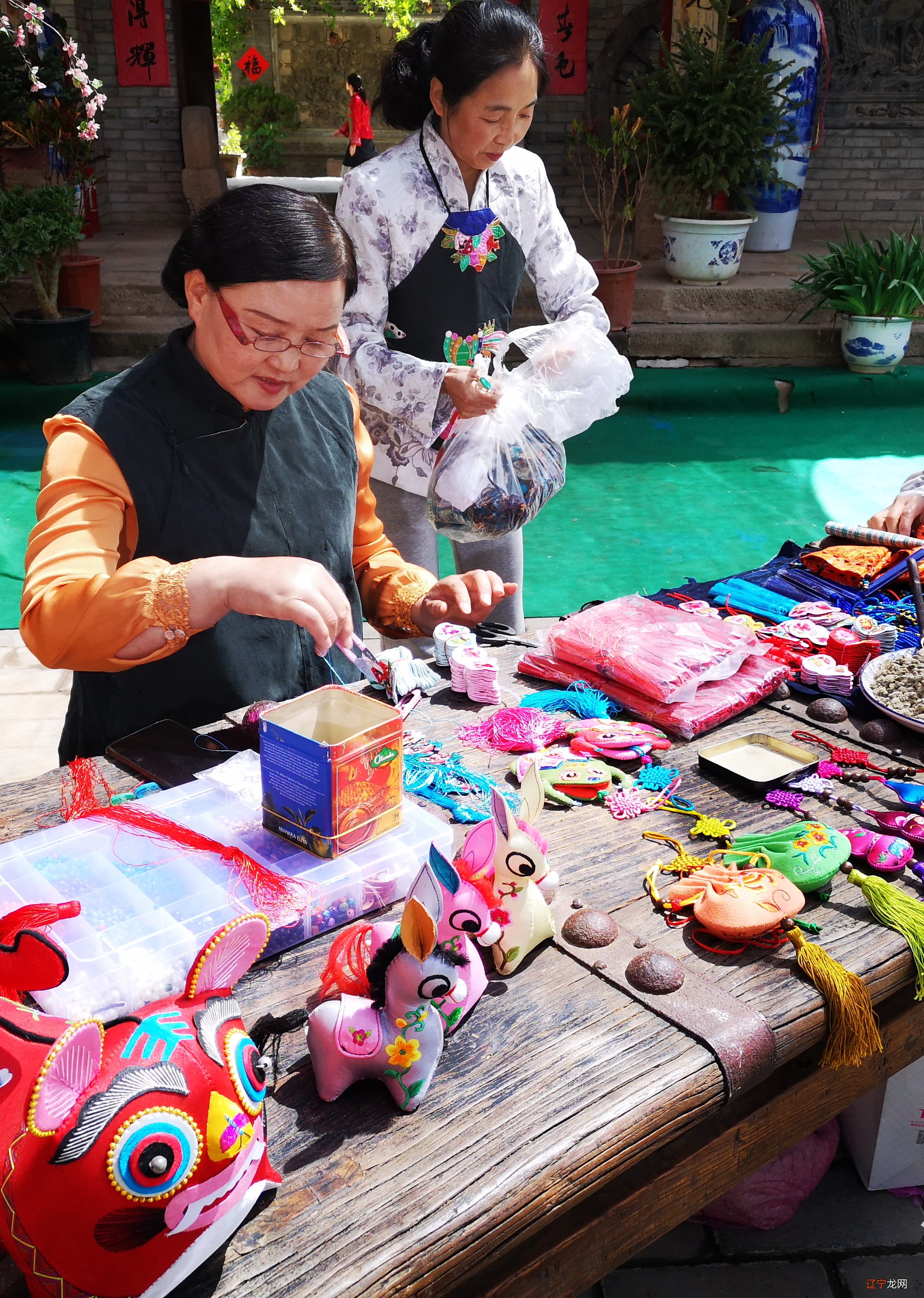 图 中国庆阳端午香包民俗文化节