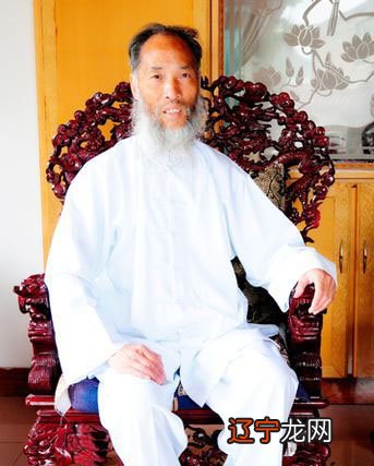 张志哲现任:院长中国高校周易研究院院长亚洲周易论坛院长简介