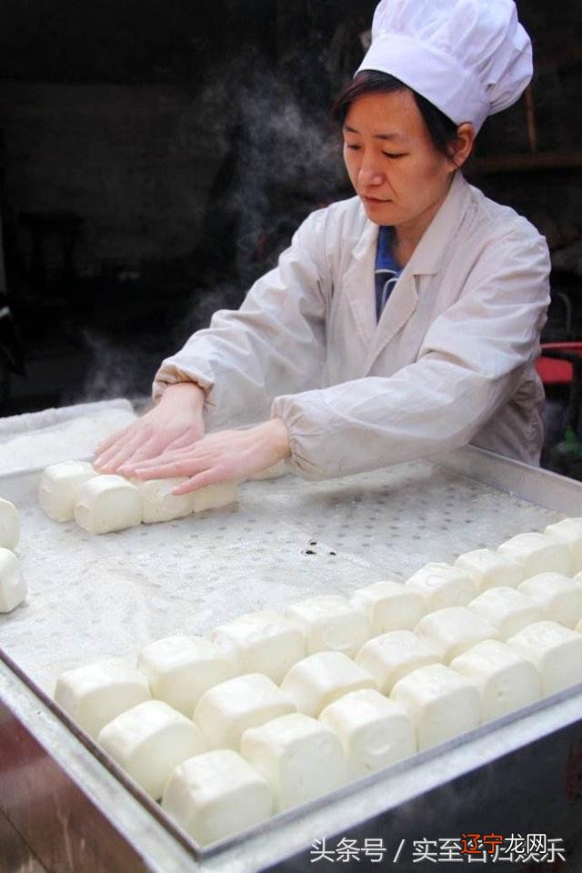 山东文登有位阿姨是靠卖馒头年入1000万，真的是这样吗？