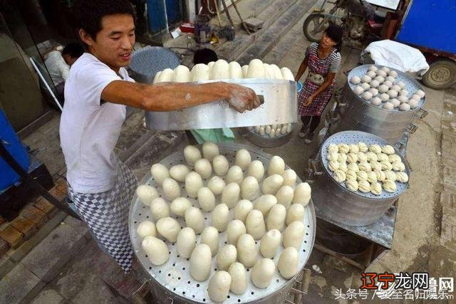 山东文登有位阿姨是靠卖馒头年入1000万，真的是这样吗？