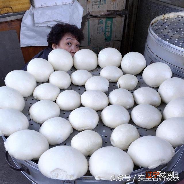 山东文登有位阿姨是靠卖馒头年入1000万，真的是这样吗？