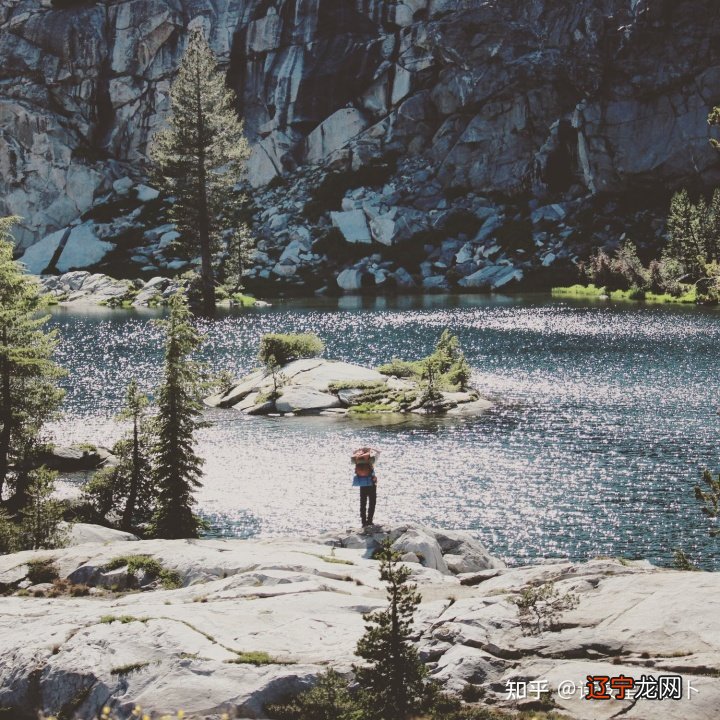 在生活中,总是有人会拿金牛座和摩羯座这两个星座对比