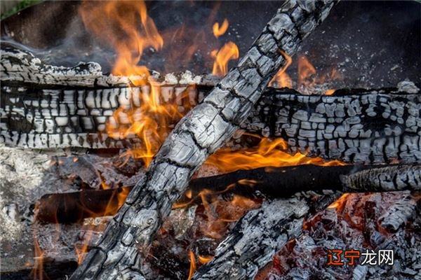 风水堂:梦见大火烧房是什么意思?