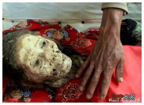 梦见很多棺材和死人_梦见棺材和死人活了_孕妇梦见棺材和死人