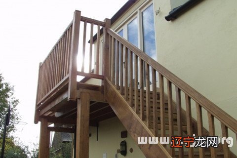 【周公解梦】:梦见下楼梯也不见得全是坏事!