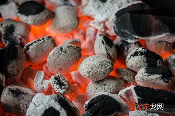 梦见吃碳 风水堂：是什么意思?好不好