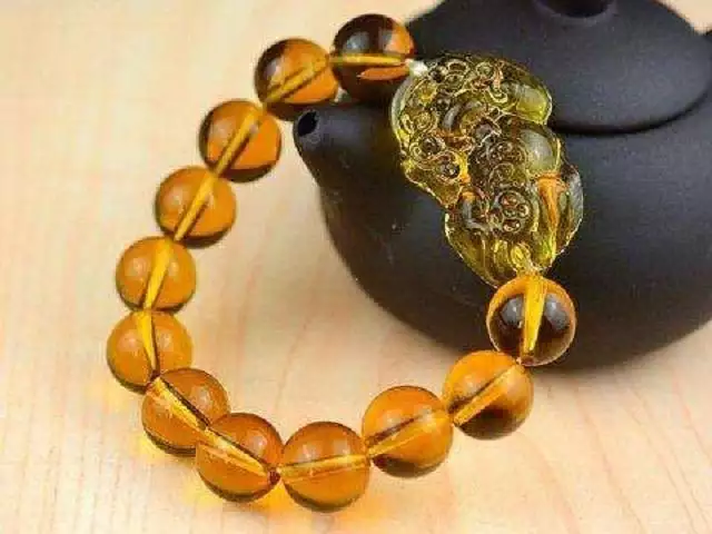 86年属虎女适合戴什么更佳答案而那些对某个生肖特别有利之物