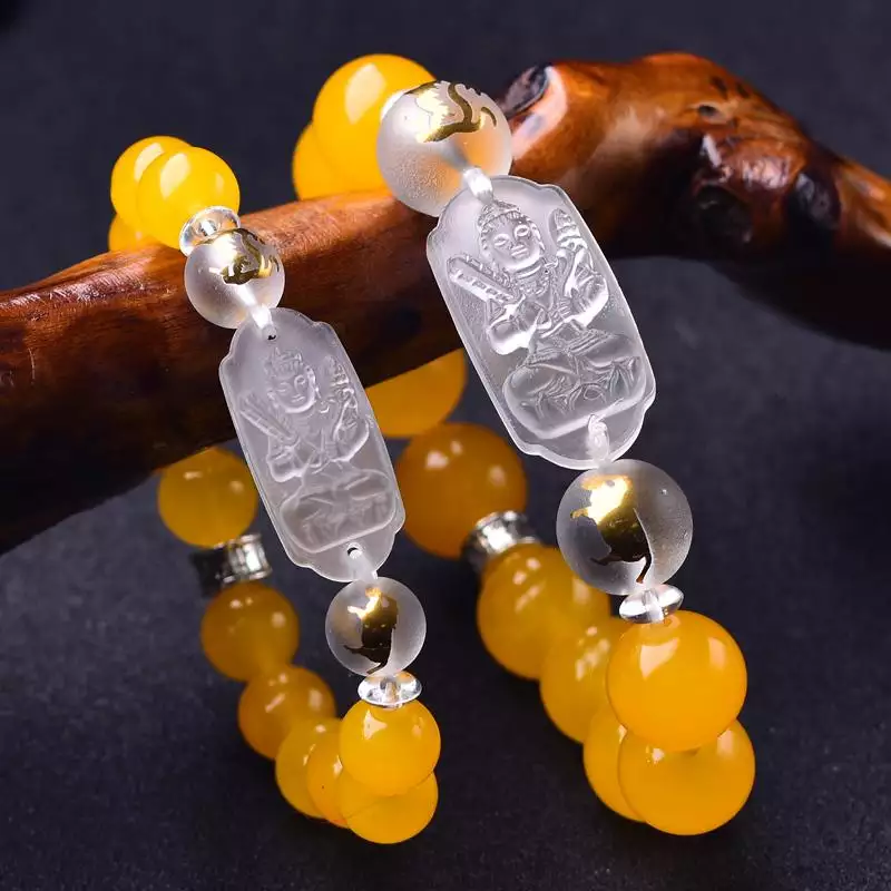 86年属虎女适合戴什么更佳答案而那些对某个生肖特别有利之物