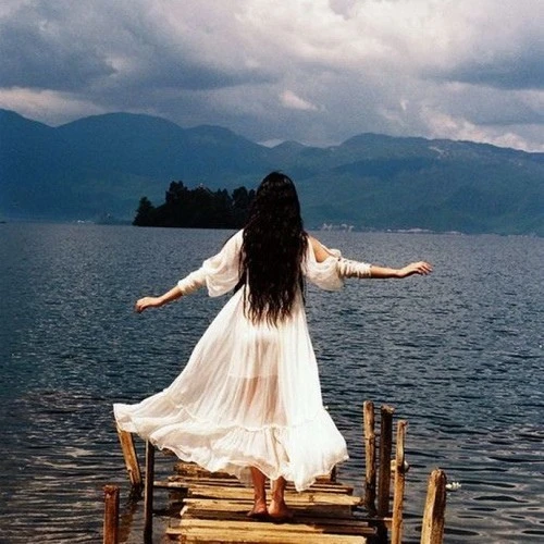 十二星座女的性格特点都是不一样的，都有自己最闪亮的一面