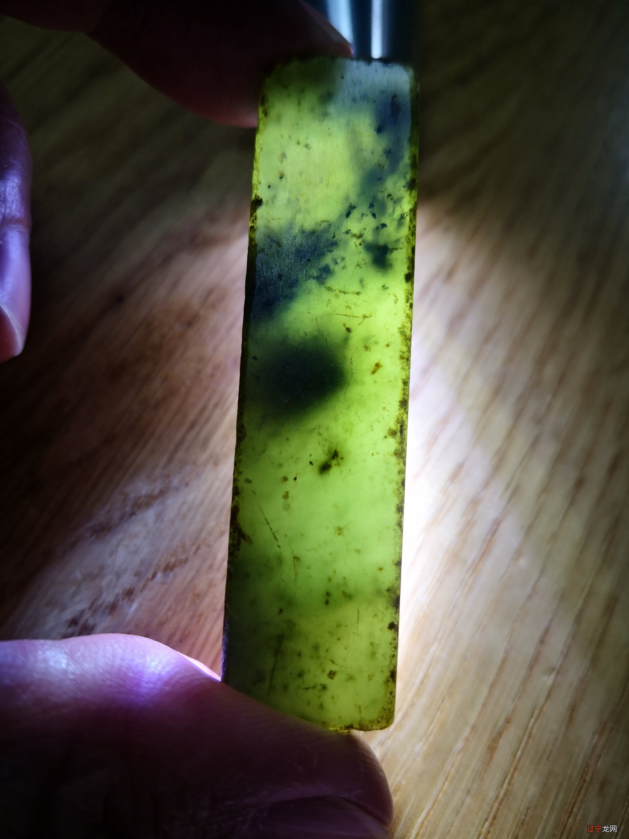 组图 村民在历史文化展示馆展示传统纺线织布老手艺