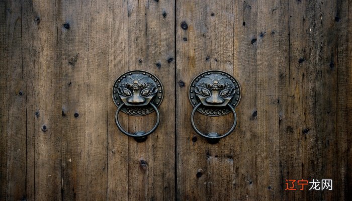 怎样把铅笔芯弄到门合页里_梦见家里的门炸掉了_梦见蚂蝗在身体里皮肤里游走