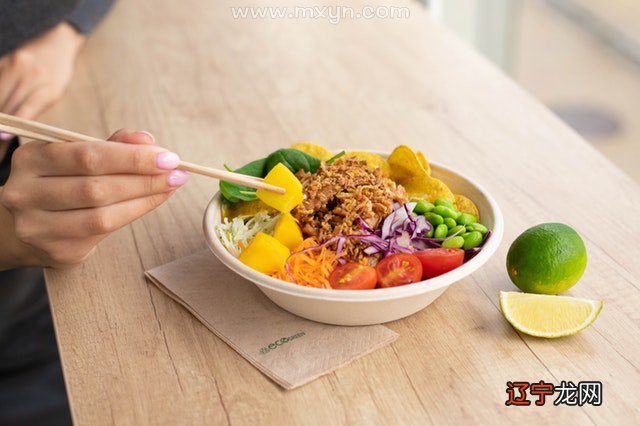 梦见自己吃小蛇吃了好多条_梦见自己吃土_梦见吃火锅吃得很撑