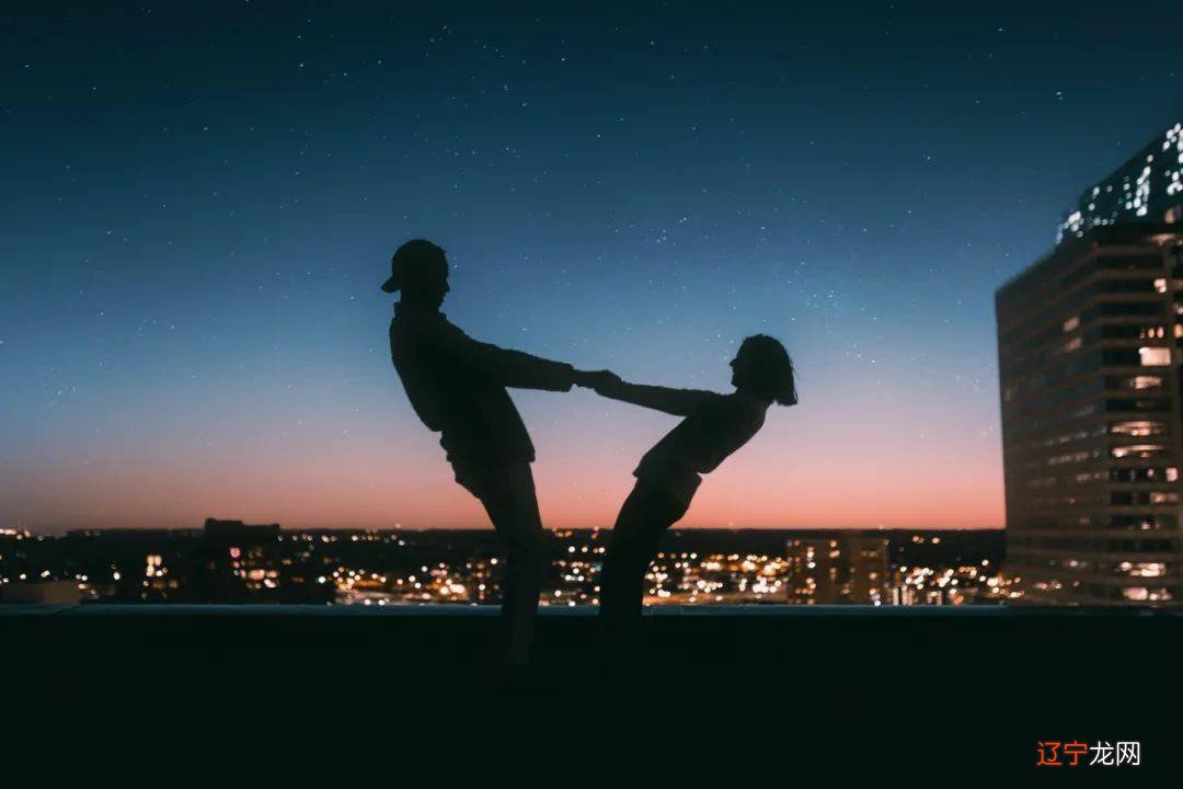 福运星座生日爱情占卜,灵魂深处吸引彼此的宿命的男女