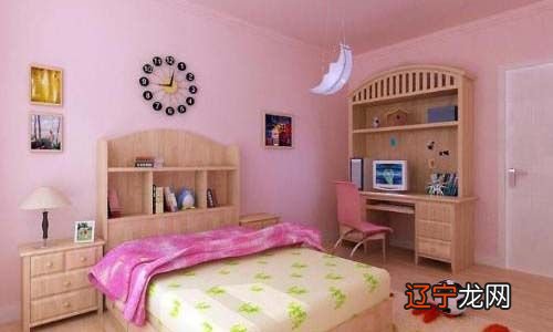 慈世堂:夫妻两个人容易有外遇,卧室摆放假花