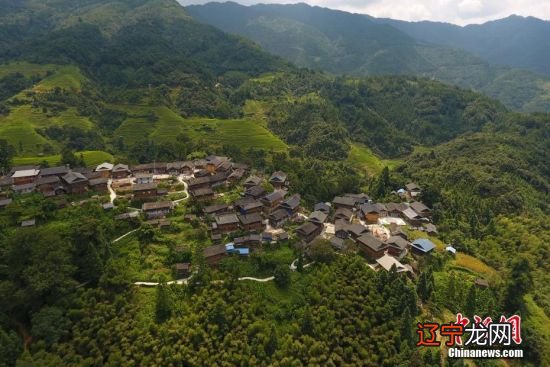 感受古城苗族文化,把握乡村振兴脉搏——竹山村是近年来近年来