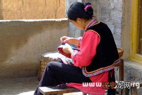 梦见自己生病扎针_梦见输液扎针回血_梦见被扎针