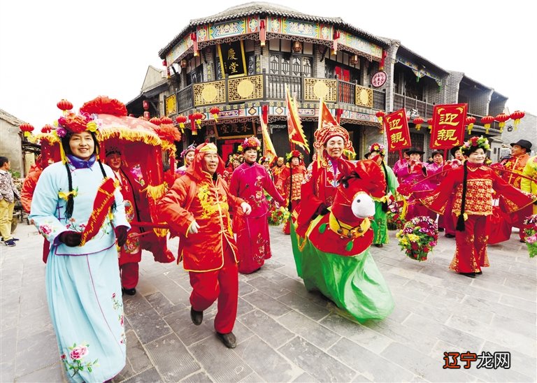 组图 安徽广播电视台公共频道“金龙”翻滚起舞