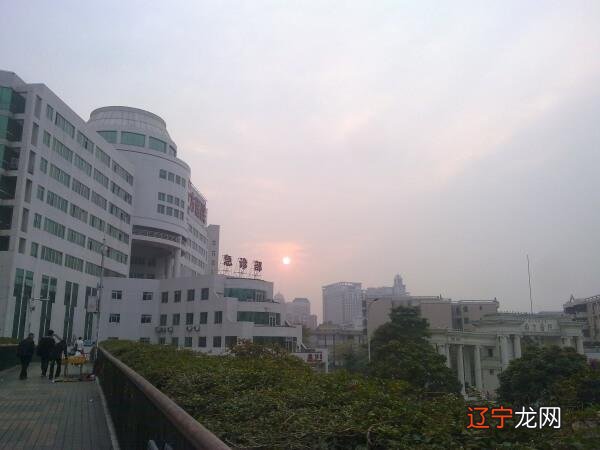 大门朝向和大门方位_八字测公司名打分测试_测名生辰八字大门开门方位