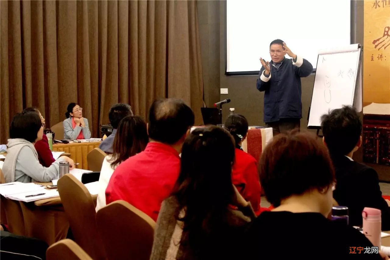 每月两天 >>课程全年学制十二个月其中十个月授课