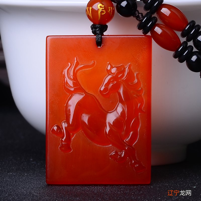 1975年属什么生肖属_李白的生肖属什么生肖_黑耀石属马佩什么生肖