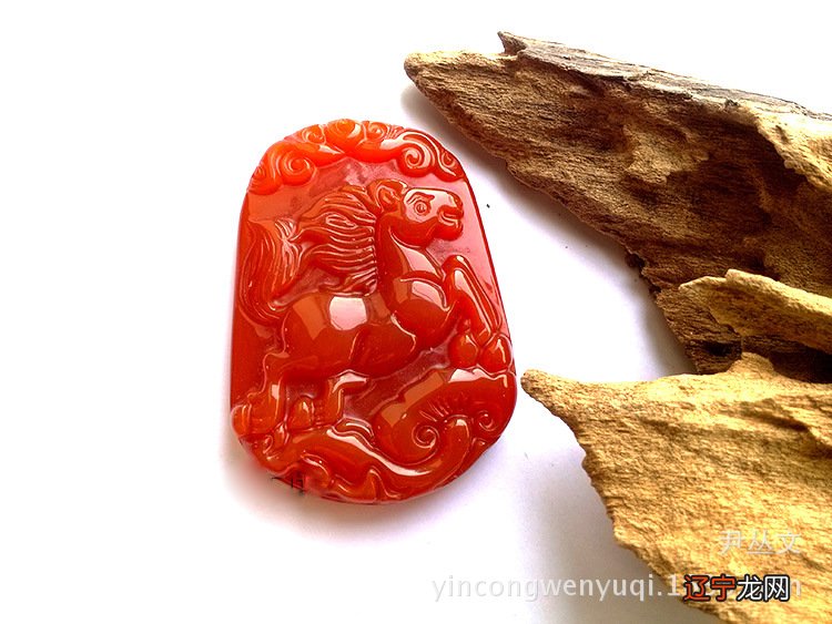 1975年属什么生肖属_李白的生肖属什么生肖_黑耀石属马佩什么生肖