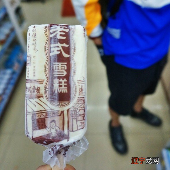 “卖什么就吆喝什么”,“叫卖”是过去商贩做生意