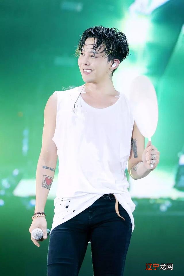 深扒一下权志龙纹身的含义 权志龙纹身全部图解