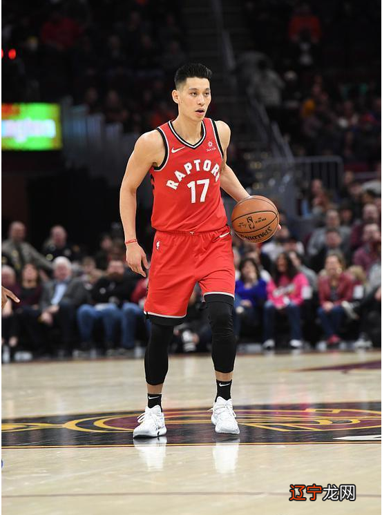 附视频 2017年林书豪最新励志英文演讲：追寻梦想，先要寻找本位！