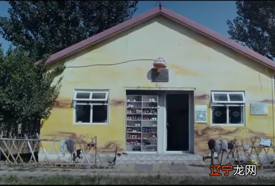 父母进了监狱,他们聚在一起“等待太阳”