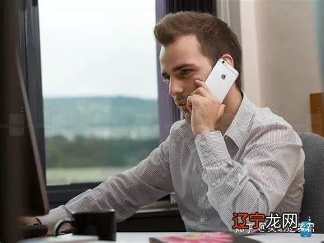 如何礼貌得体地用英语打电话?