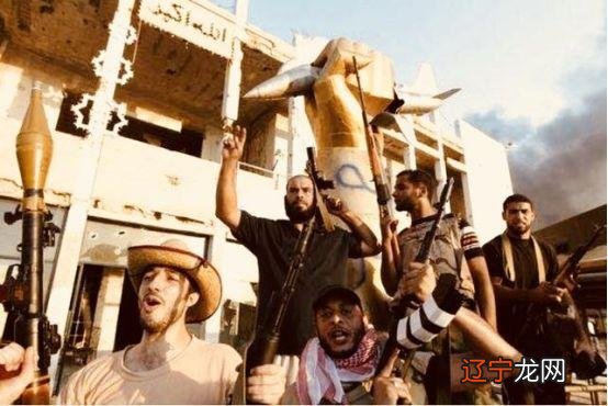 因果循环!他第一个抓住卡扎菲下场却更惨,临死前说利比亚后悔了