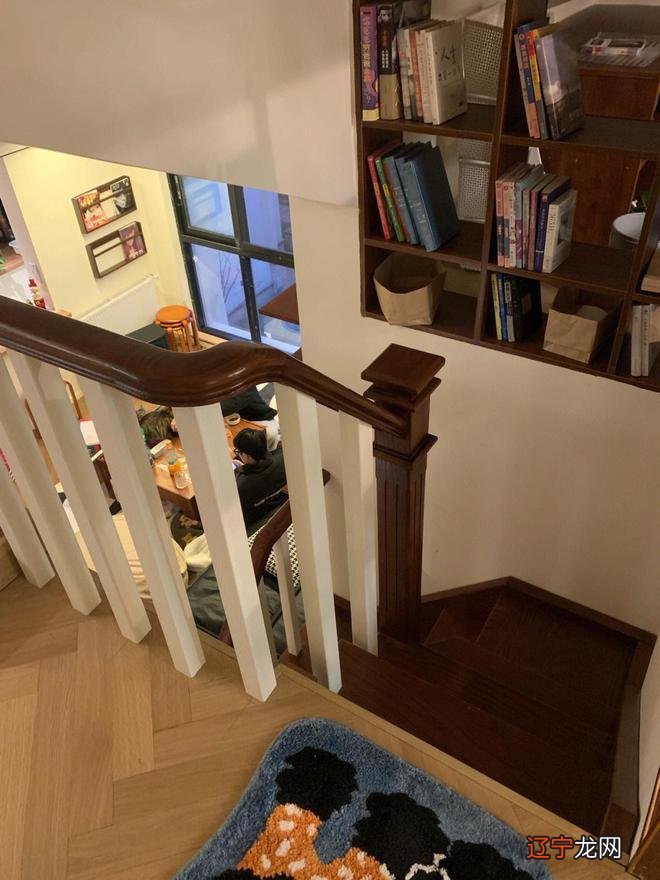 重庆女生买人人嫌的顶楼 花3万改成小复式赚大了