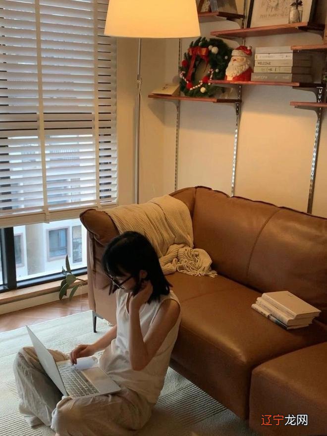 重庆女生买人人嫌的顶楼 花3万改成小复式赚大了