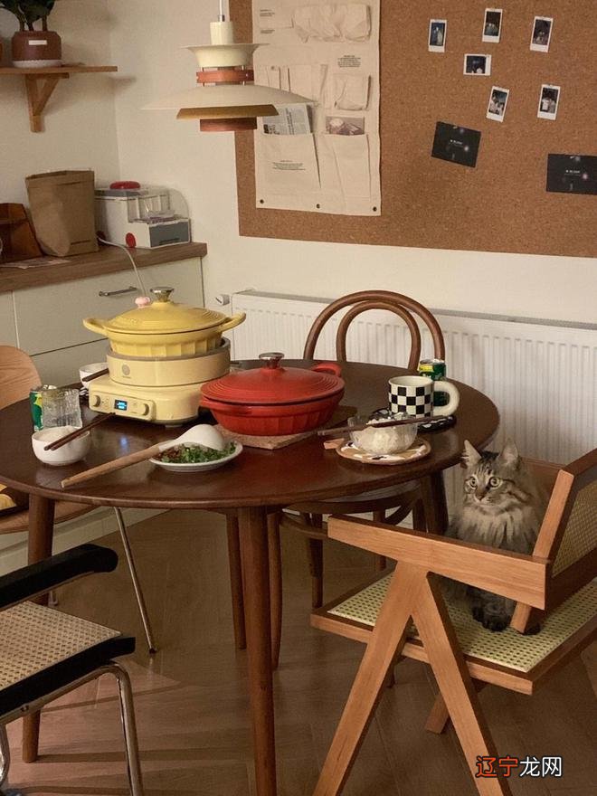 重庆女生买人人嫌的顶楼 花3万改成小复式赚大了