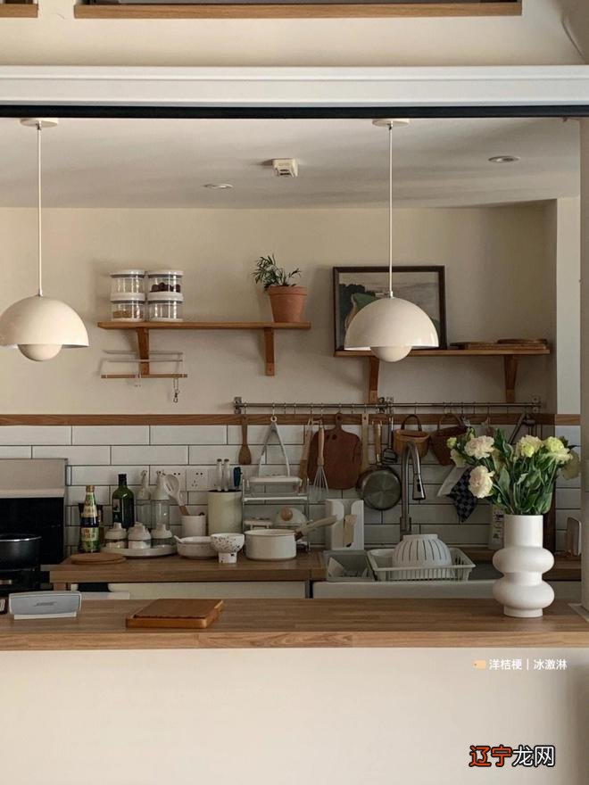 重庆女生买人人嫌的顶楼 花3万改成小复式赚大了