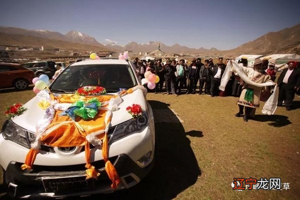 青海藏族“另类”婚嫁习俗:近亲、送马、放氆氇、过燎火,抢帽子