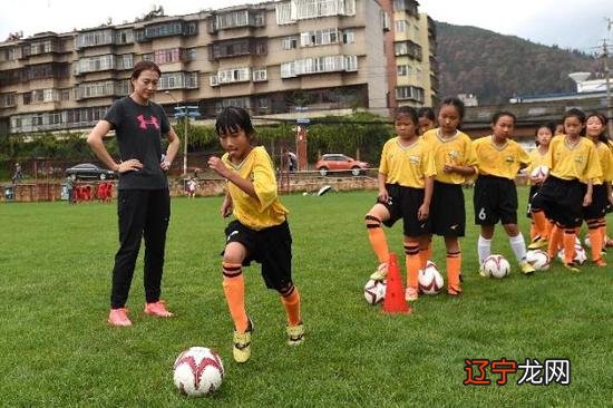 新华社:王霜赶上中国女足重生时 铿锵玫瑰正复苏