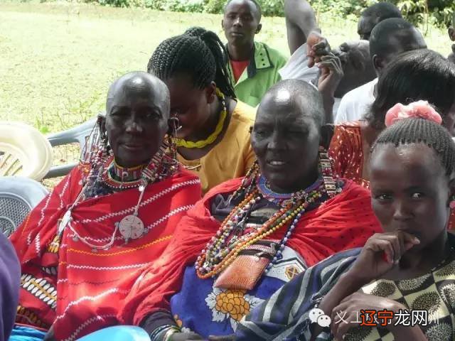 “多夫多妻”、女性割礼、饮生血…一位中国妹子探访非洲马赛族神秘传统婚礼