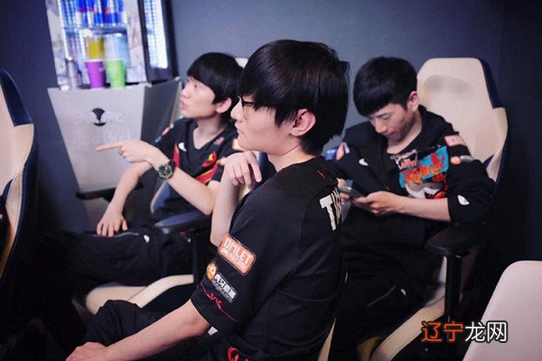 IG输了比赛却赢了热搜,FPX就不一样了,直接获得了王思聪的肯定