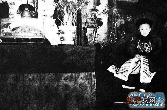 五个老婆竟无后 中国最后一个皇帝，末代皇帝溥仪