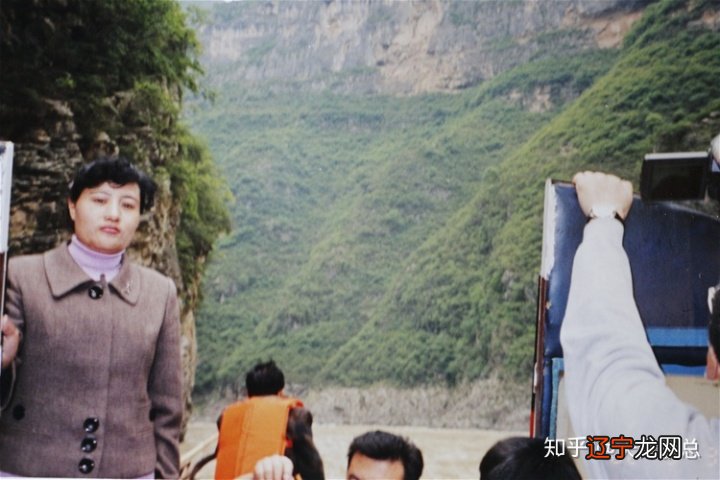 幸运游览小三峡胜景。湖边5.