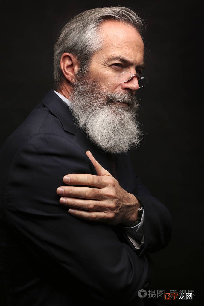 睡前童话故事黑耳大夫的故事原文免费阅读